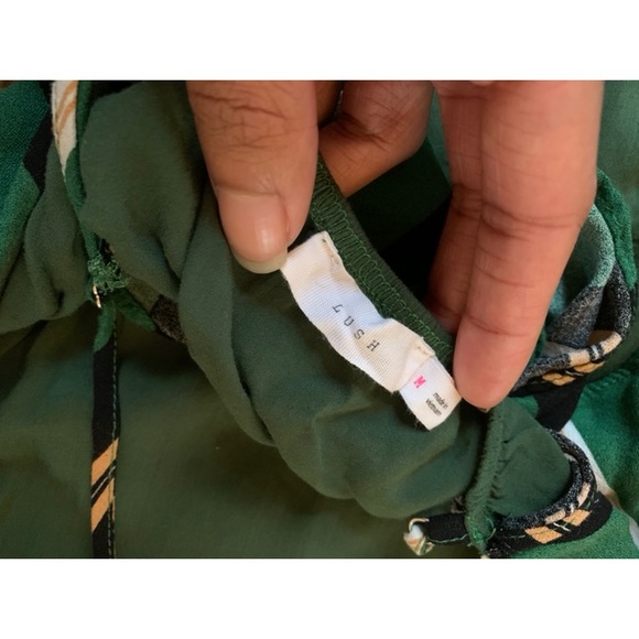 LUSH popover romper- Great condition - Picture 6 of 6